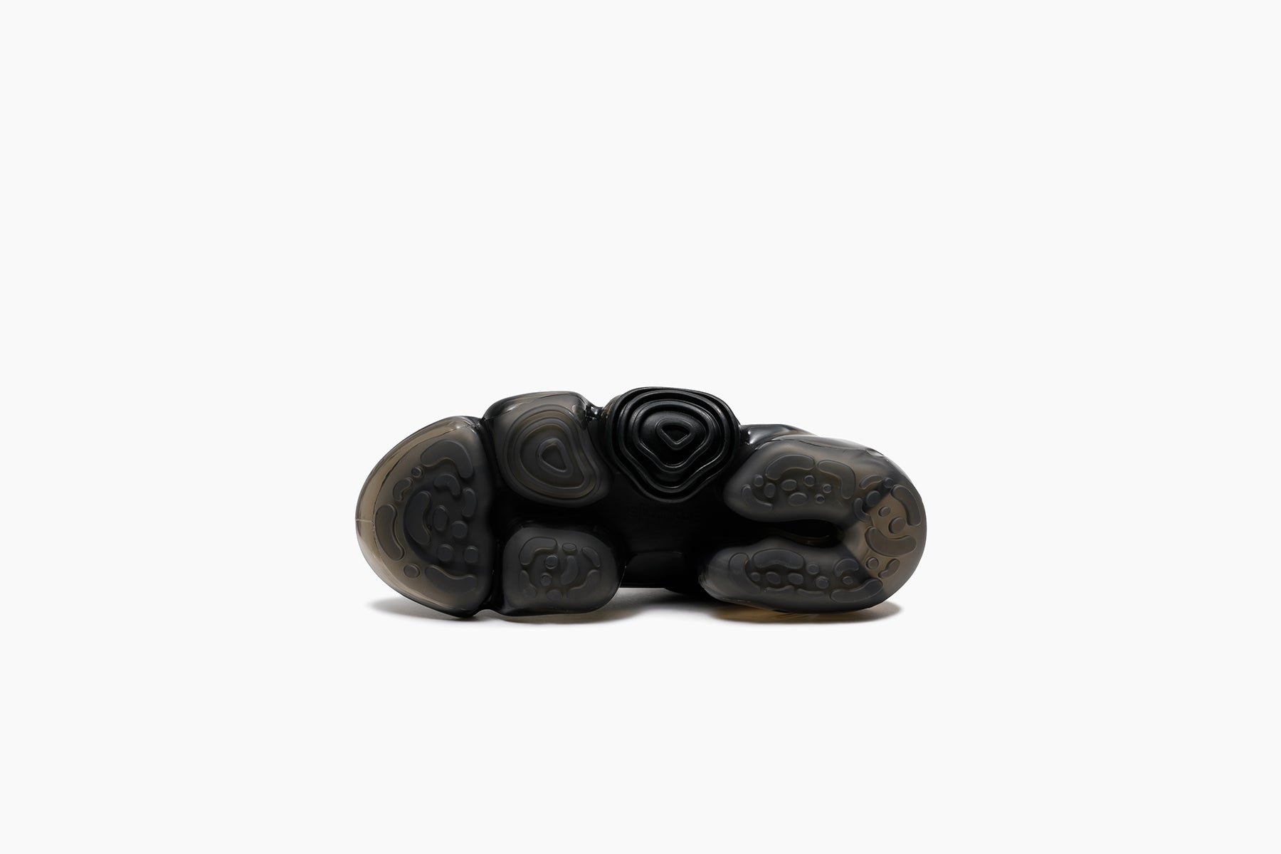 grounds MOOPIE PEBBLE　BLACK ENAMEL / BLACK