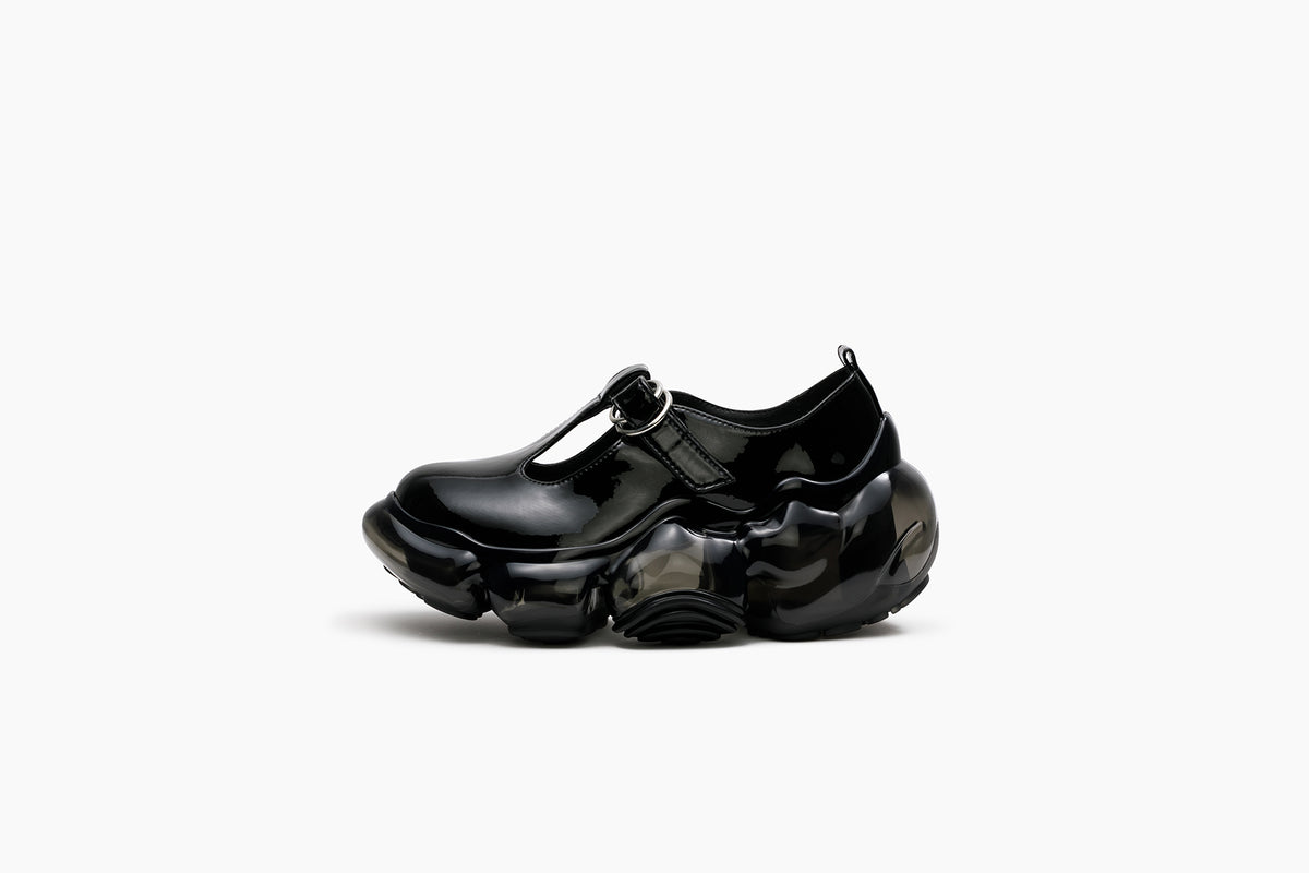 grounds MOOPIE T MARY JANE　BLACK ENAMEL / BLACK